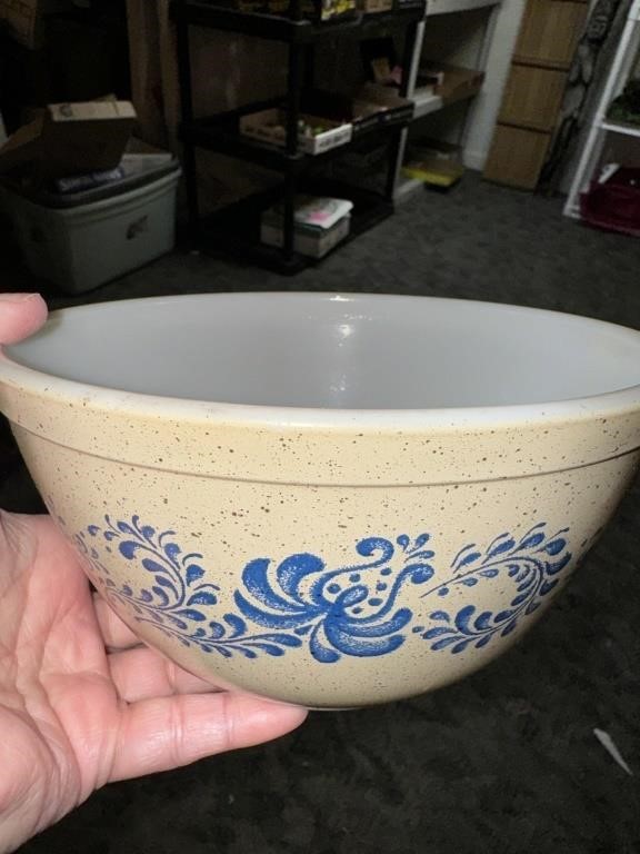 ANTIQUES, PYREX, COLLECTIBLES AND MORE!