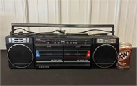 (MD) Sanyo  AM/FM Stereo Cassette Recorder