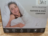 DWR King goose down Comforter 76x80 white sealed