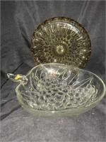 MID-CENTURY GRAPE SERVING BOWL & 10 “ AMBER TRAY