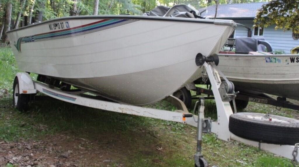 1996 LOWE 1910ED FISHING BOAT ON LOWE TRAILER