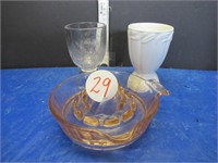 DEPRESSION GLASS JUICER, 2 LGE EGG CUPS