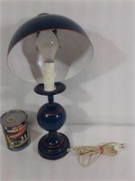 Lampe de table en métal bleue