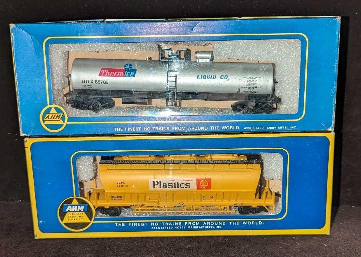 HO Scale HO Scale Transit Tank & Center Flow Hoppe