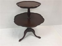 2 Tier Scalloped Accent Table