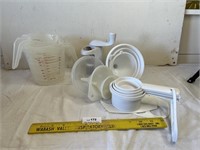 Kitchen Lot - Measuring Cups - Etc.