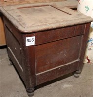 oak commode with lid