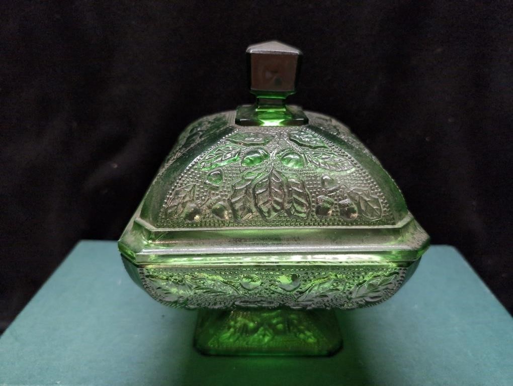 Pretty Vintage Jeanette Green Lidded Candy Dish