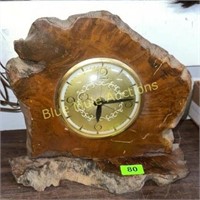 Lanshire Wood clock-working-hard to set time