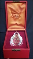 Steuben crystal and 18k gold partridge in a pear