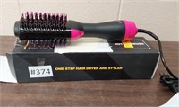 One step hair dryer and styler - hardly used