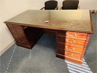 Wood office desk, 2 chairs and bookshelf