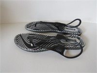 LADIES SUMMER SANDALS SIZE 8