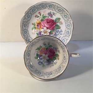 ROYAL ALBERT TEACUP & SAUCER