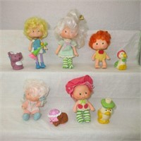 5 Strawberry Shortcake Figurines & 4 Pets