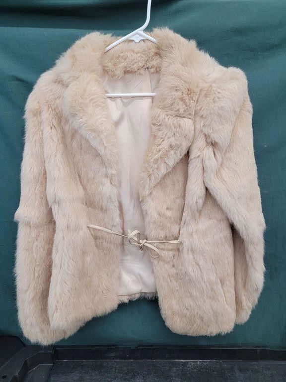 Fur Coat | Live and Online Auctions on HiBid.com
