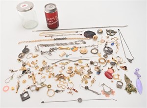 Lot de bijoux brisés pour pièces