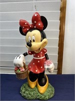 Minnie Disney statue