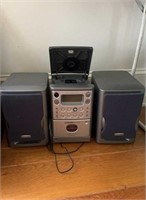 Small Phillips Magnavox stereo system with CD