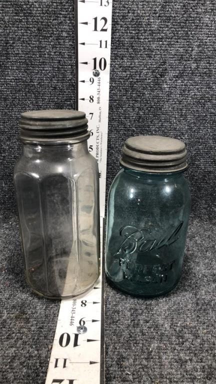 2 glass jars with lids