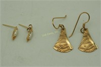 2 Pr Small Hand Made 14 Kt Gold Earrings 1.7 Gms