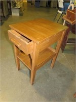 SOLID WOOD 1 DRAWER TABLE