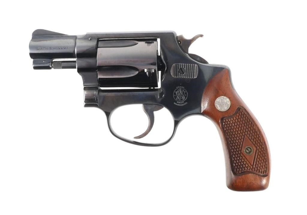 SMITH AND WESSON Chiefs Special 38 Revolver