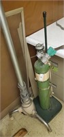 Oxygen tanks stand and bottle, Metal stand and