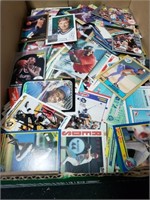 BOX LOT OF SPORTS CARDS