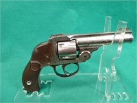 H&R hammerless, 32S&W 5 shot revolver. Lock up is