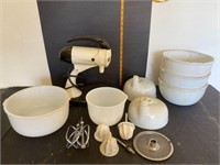 Sunbeam Mixer with bowls & accessories