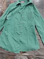 Used (Size XL) green long sleeve buttons down
