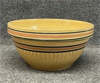 Bqnded Yelloware mixing bowl, 12" dai.