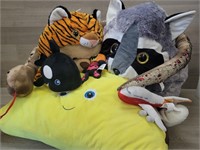 Giant Plushies and Littles