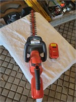 B&D 22" Cordless Hedge Trimmer with Battery - NO