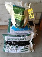 5- 40 lbs. bags  top soil  [1-lot]