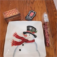 Random Lot with Holiday Plate