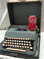 Typewriter with case vintage Underwood typewriter
