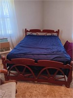 Double wagon wheel bed with foot board  with
