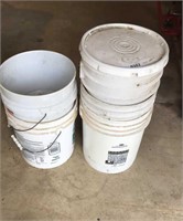 6 white buckets