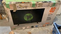 40" Smart Tv - In Box
