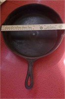 Cast iron skillet