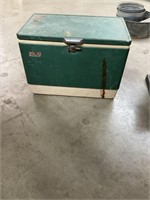 VINTAGE COLEMAN ICE CHEST