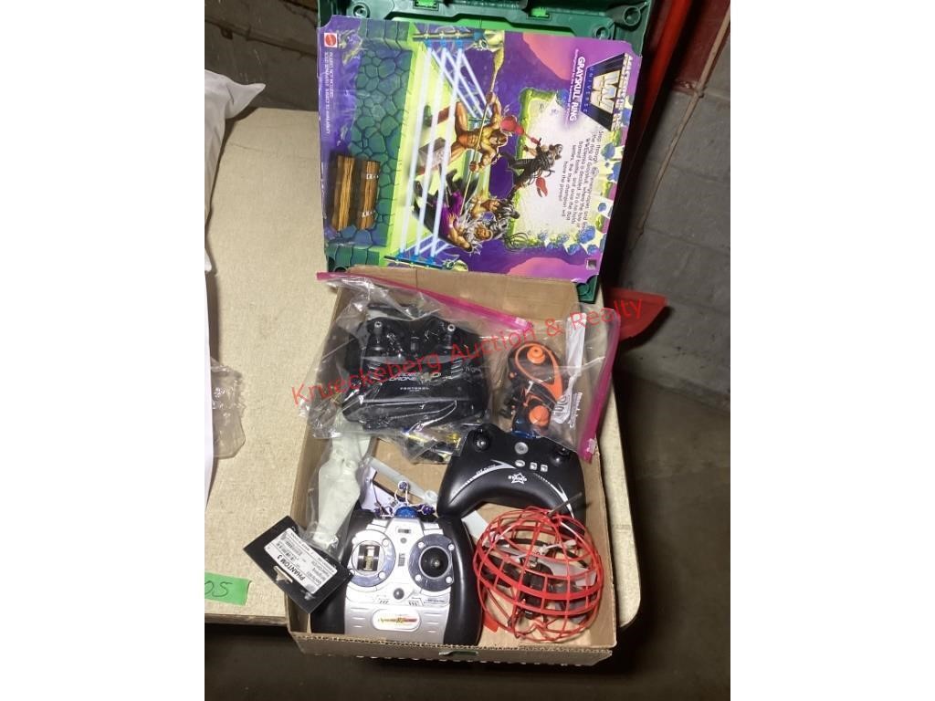WWE Wrestling Masters Ring & Assorted Drones
