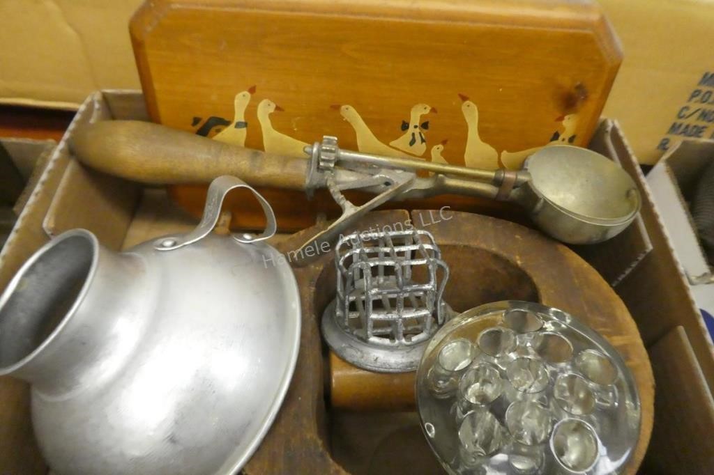 Vintage, Household & Portage Collectible Online Only Auction