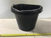 18 QT Flat Back Rubber Bucket - New