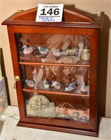 Beautiful wooden curio cabinet 22" t x 14" w