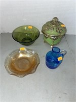 Vintage glassware items