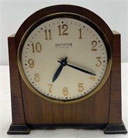 INGRAHAM EIGHT DAY WOODEN MANTLE CLOCK