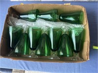 BOX LOT: 10 TALL GREEN DRINKING GLASSES WITH CLEAR